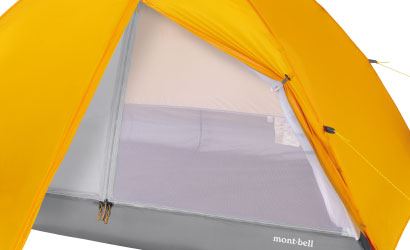 出入り口上部にあるメッシュ生地