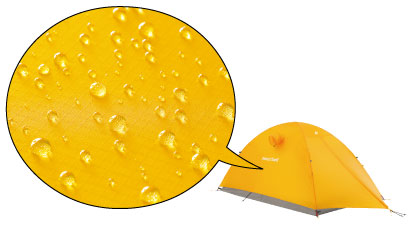 テント本体とフライシートの生地拡大イメージ。はっ水している様子