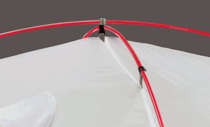 テントポールと本体を固定する樹脂パーツ
